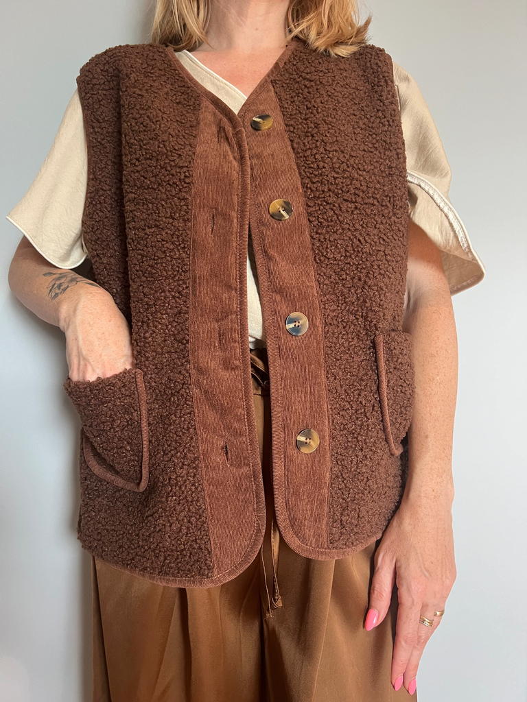Gilet sans manche "Nube" brun foncé