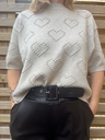 Pull beige sans manche "coeur"